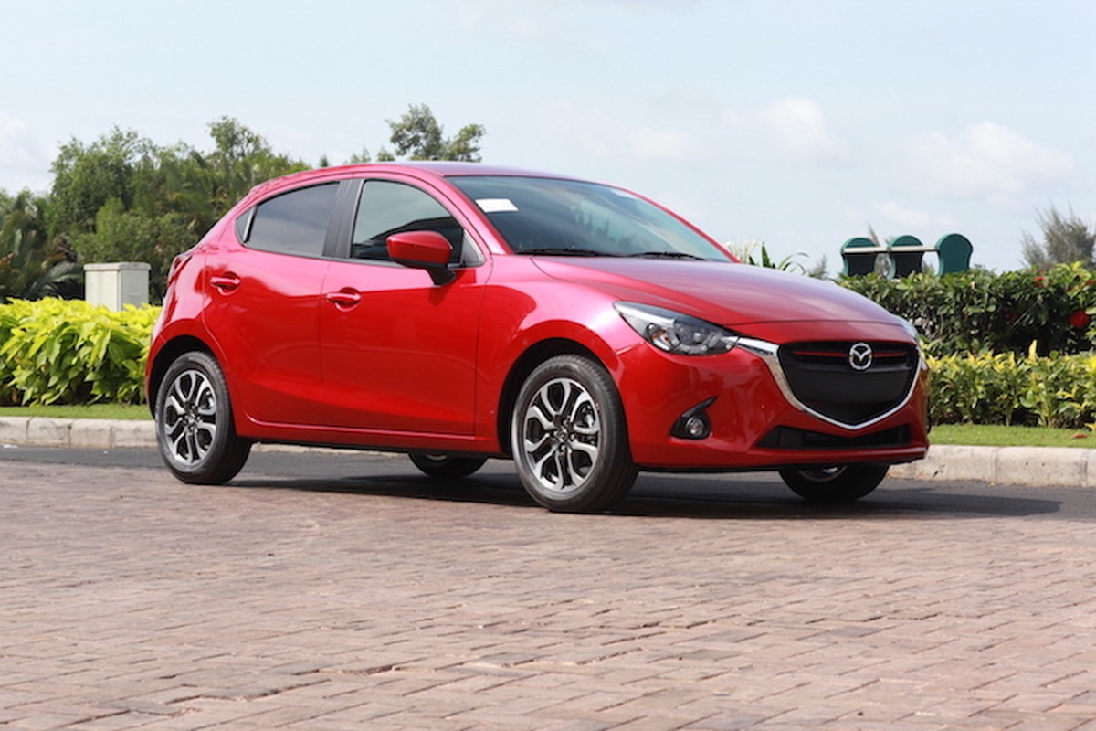 Can canh Mazda 2 “xe chat, gia mem” moi tai Viet Nam